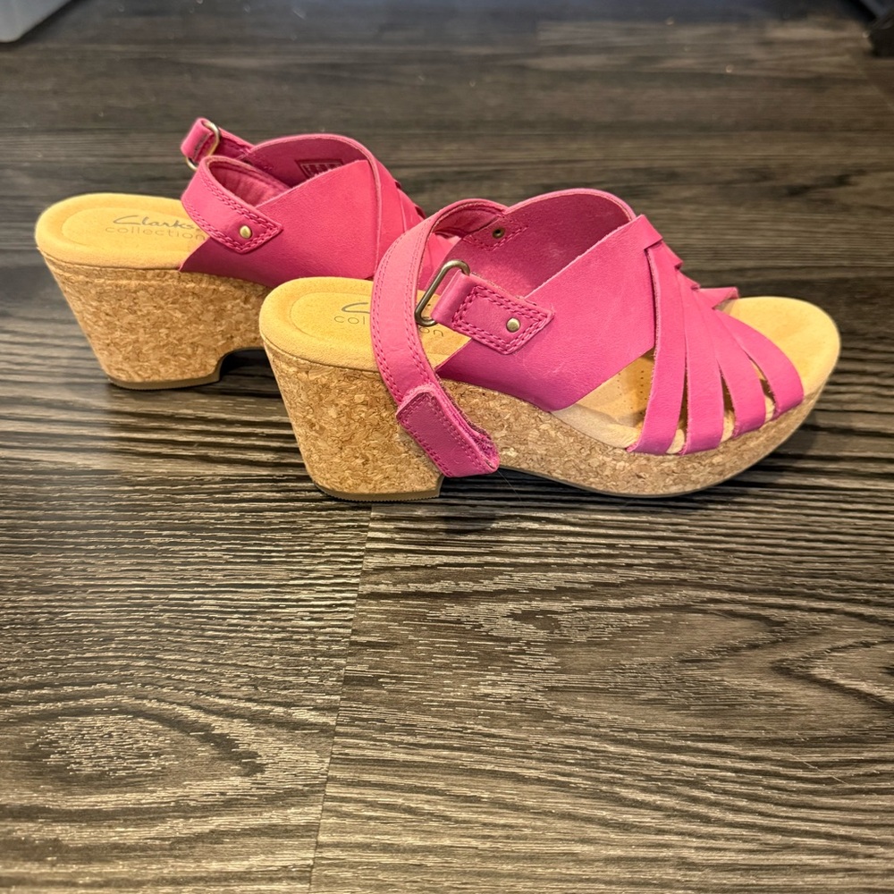 Clarks Women's Fuchsia Sandals - Picture 4 of 7